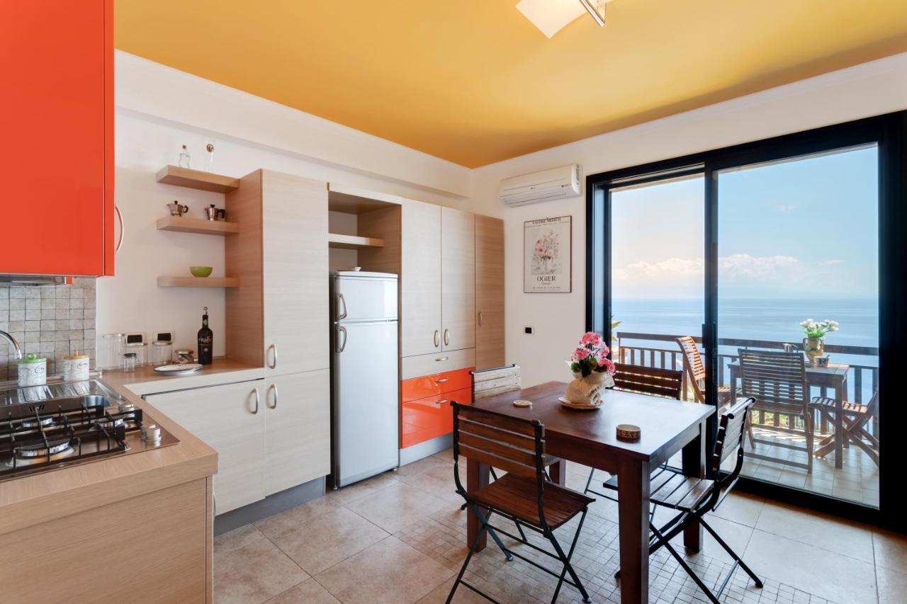 Taormina Panoramic Seaview Apartment ภายนอก รูปภาพ