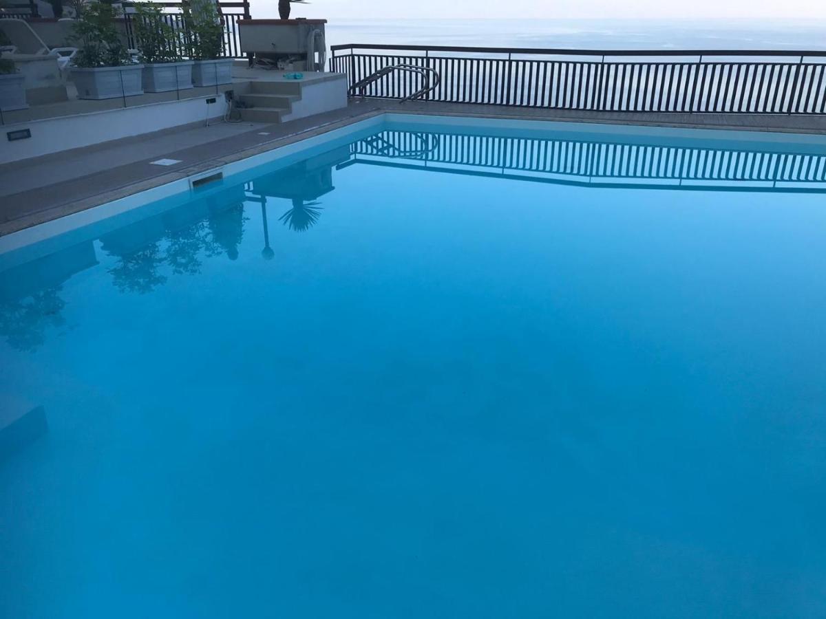 Taormina Panoramic Seaview Apartment ภายนอก รูปภาพ
